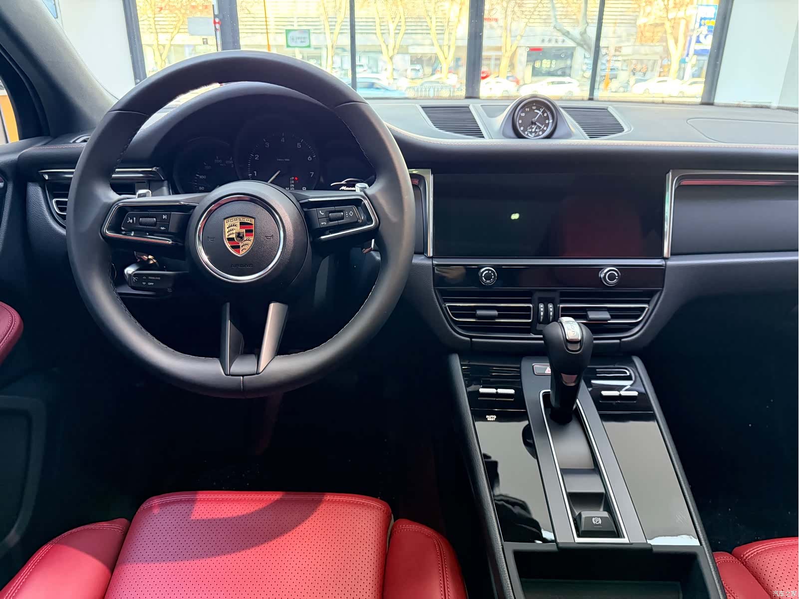 Porsche Macan, 2025 15