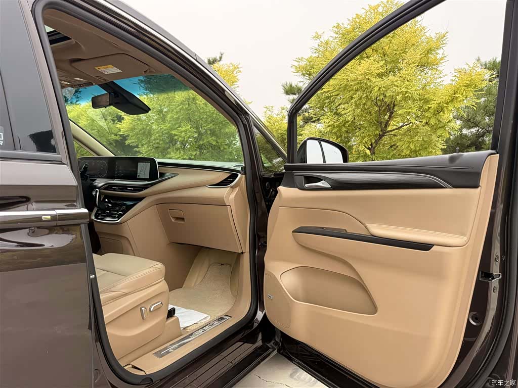 Buick GL8, 2021 9
