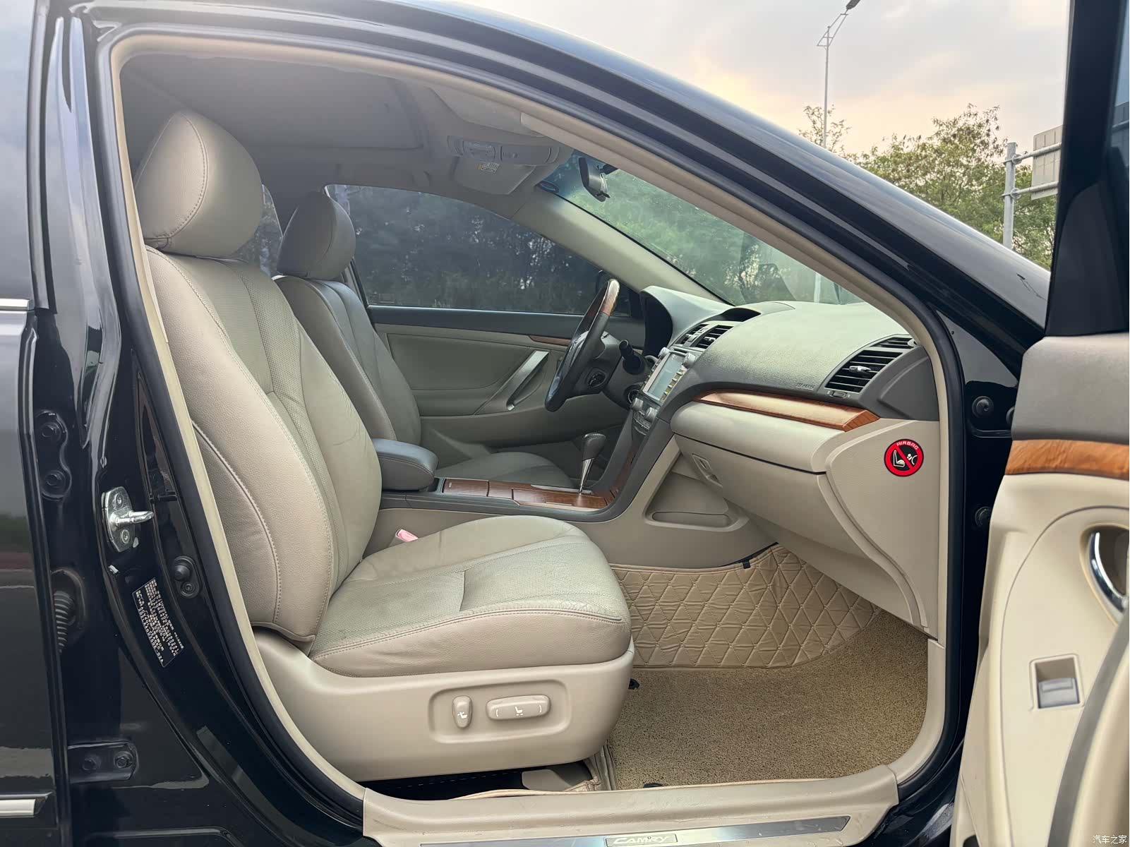 Toyota Camry, 2011 6