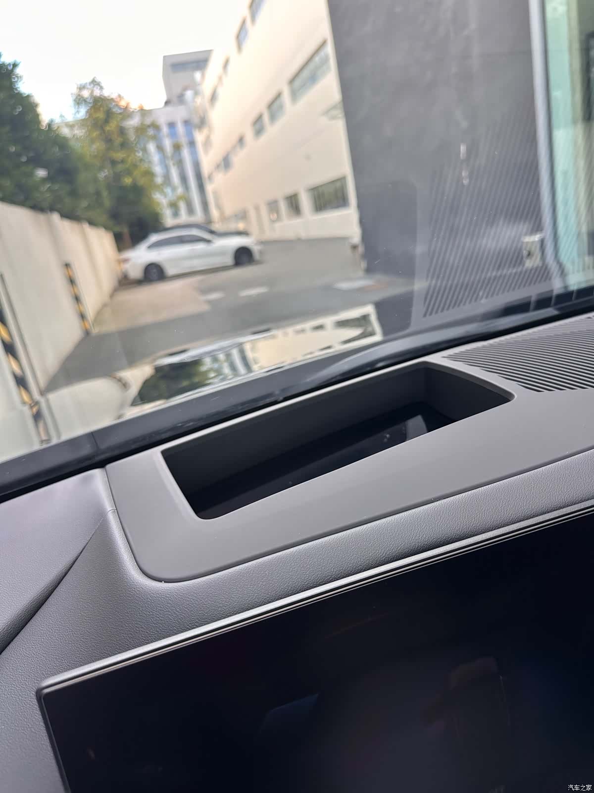 BMW 5 Series, 2025 7
