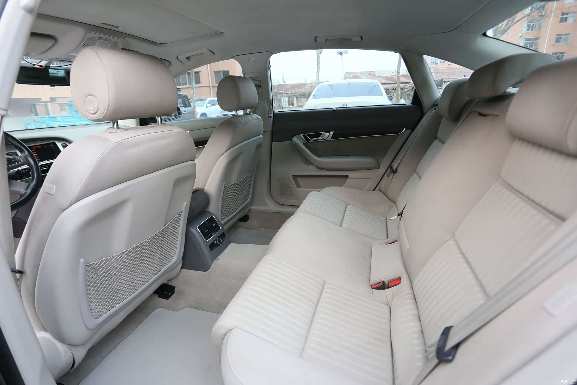 Audi A6L, 2011 9