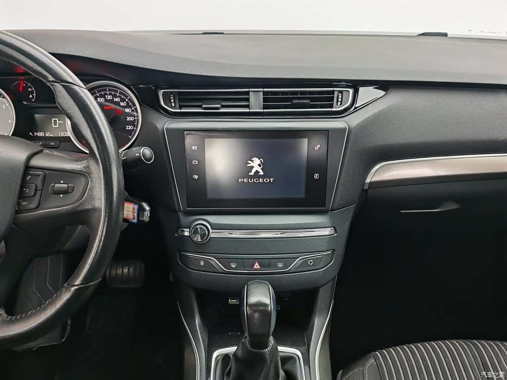 Peugeot 408, 2015 12