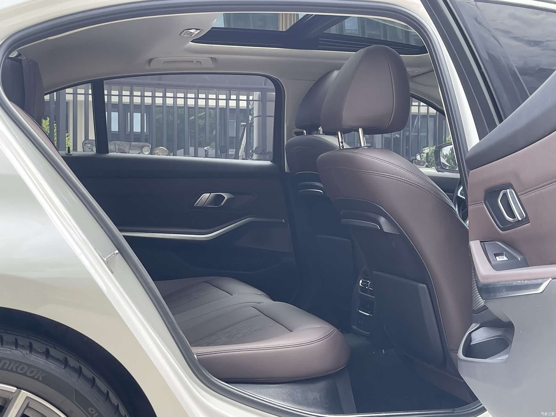 BMW 3 Series, 2022 6