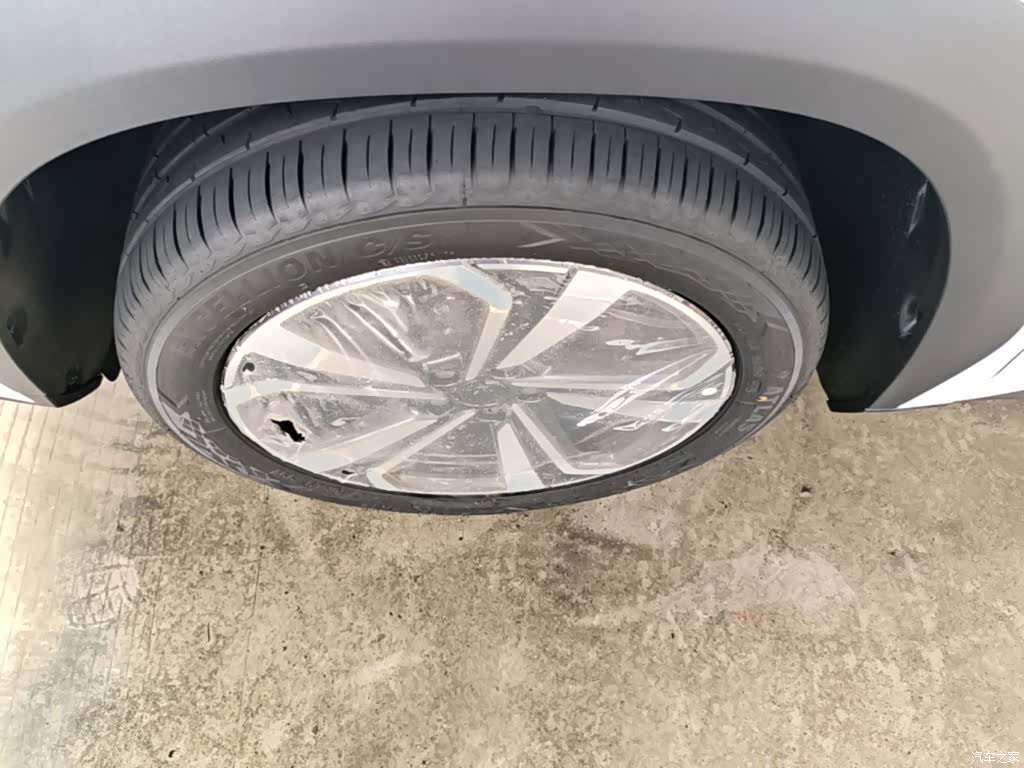 Geely Boyue, 2026 23