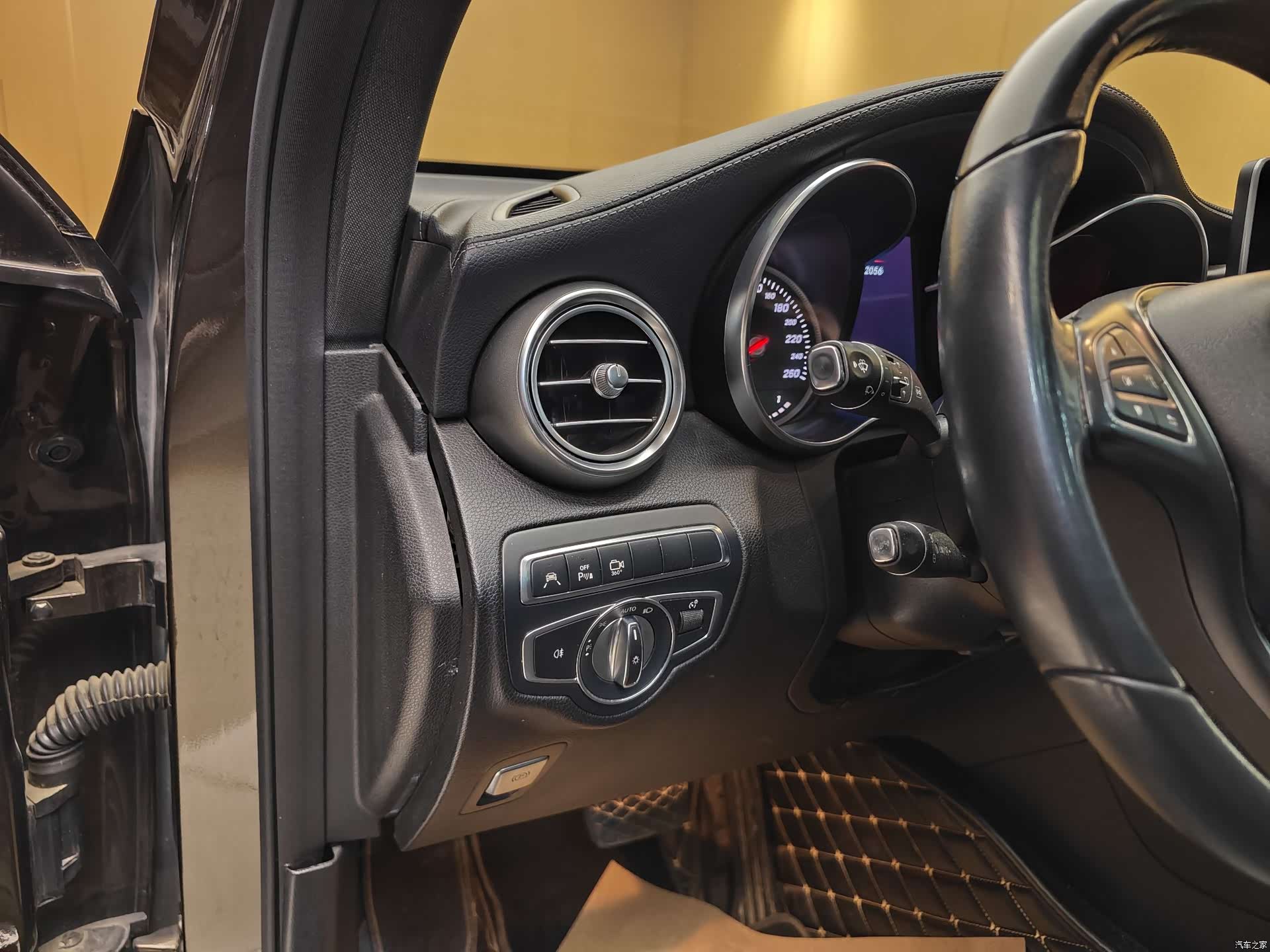 Mercedes-Benz GLC, 2017 11