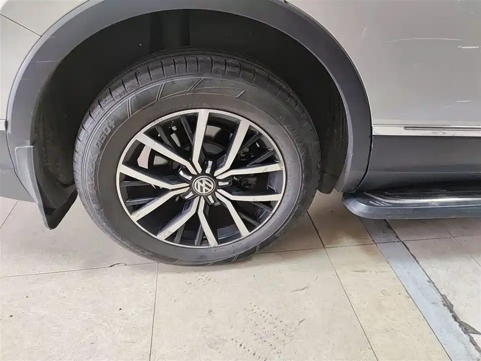 Volkswagen Tiguan L