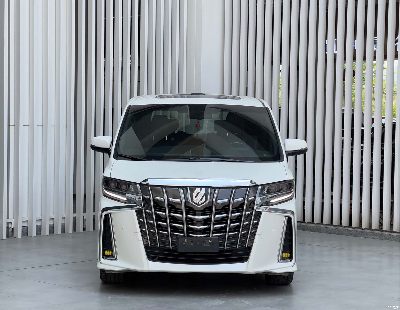 Toyota Alphard, 2020 2
