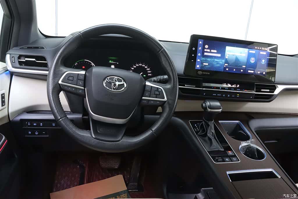 Toyota Granvia, 2023 28