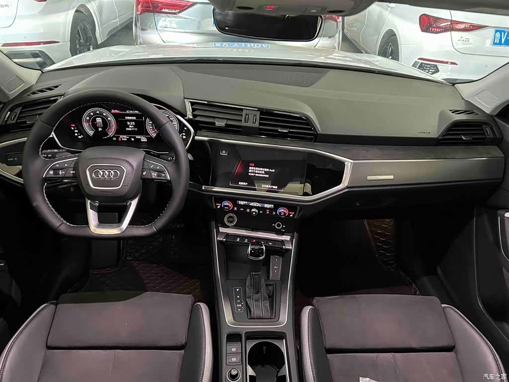 Audi Q3, 2022 2