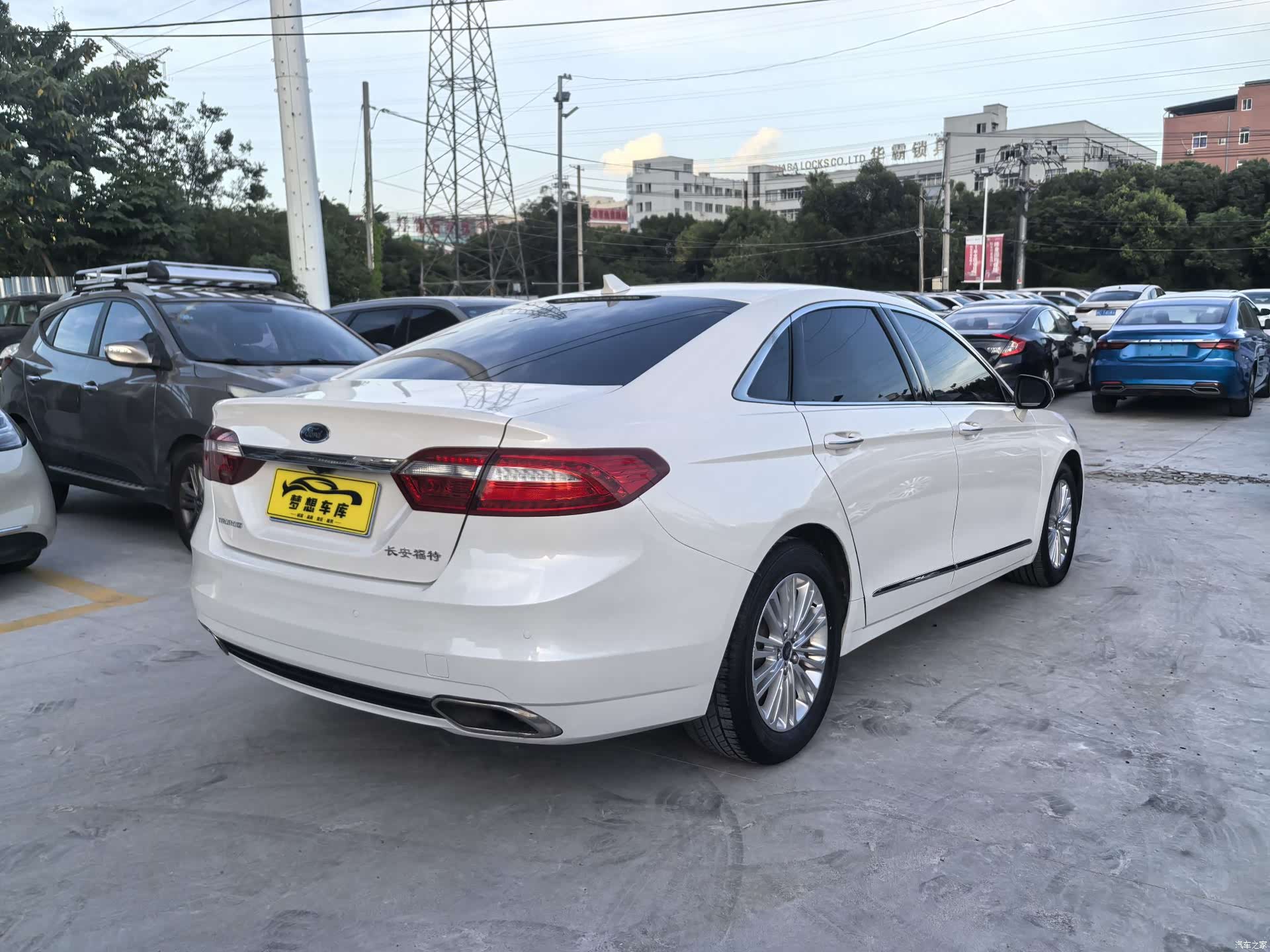 Ford Taurus, 2017 4