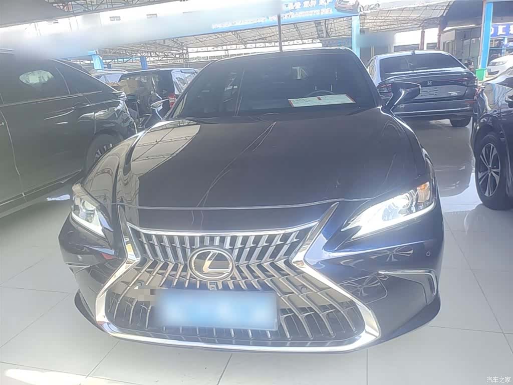 Lexus ES, 2023 3