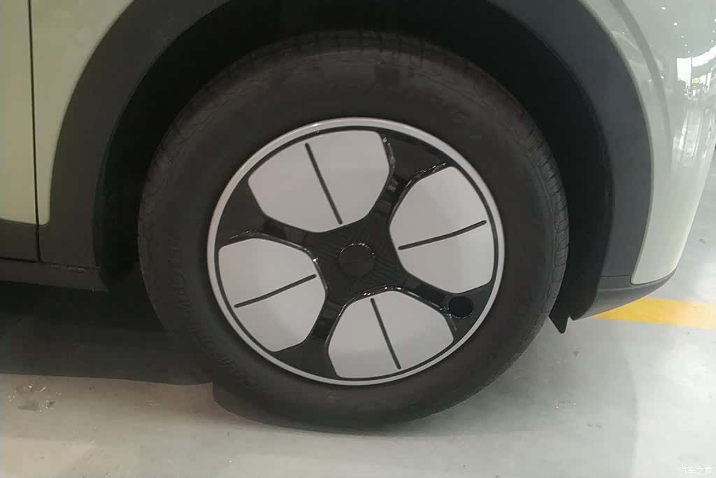 Geely Xingyuan, 2025 6