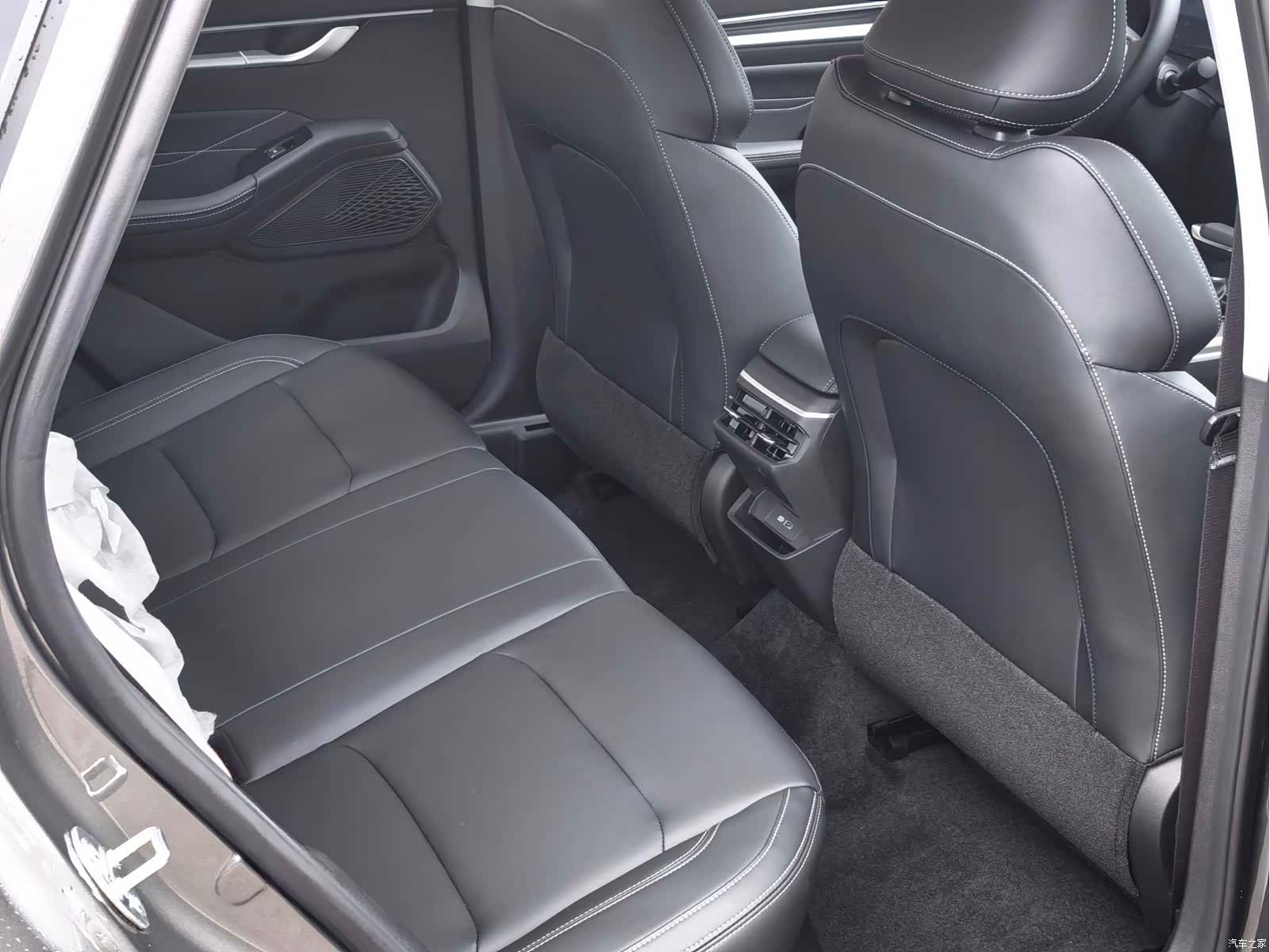Geely Emgrand, 2026 7