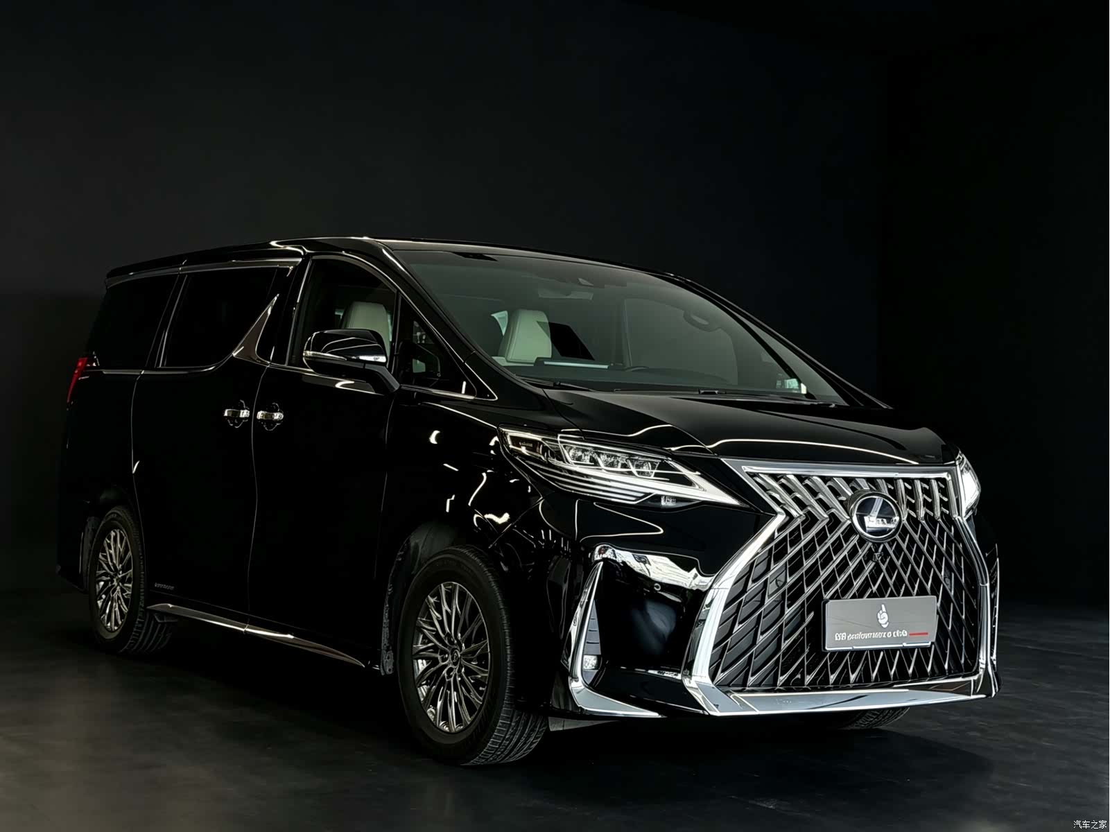 Lexus LM, 2022 1