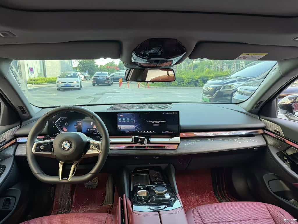 BMW 5 Series, 2025 все фото