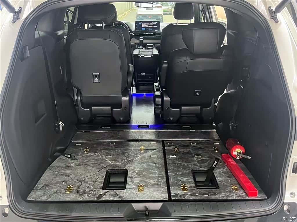 Toyota Granvia, 2023 9