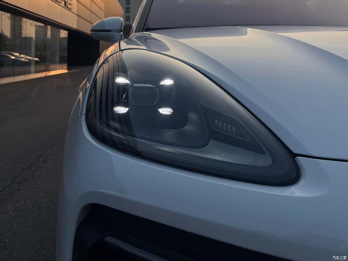 Porsche Cayenne, 2023 все фото
