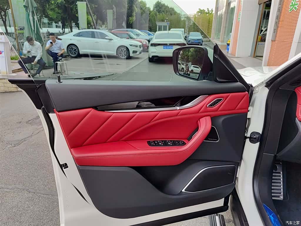 Maserati Levante, 2023 6
