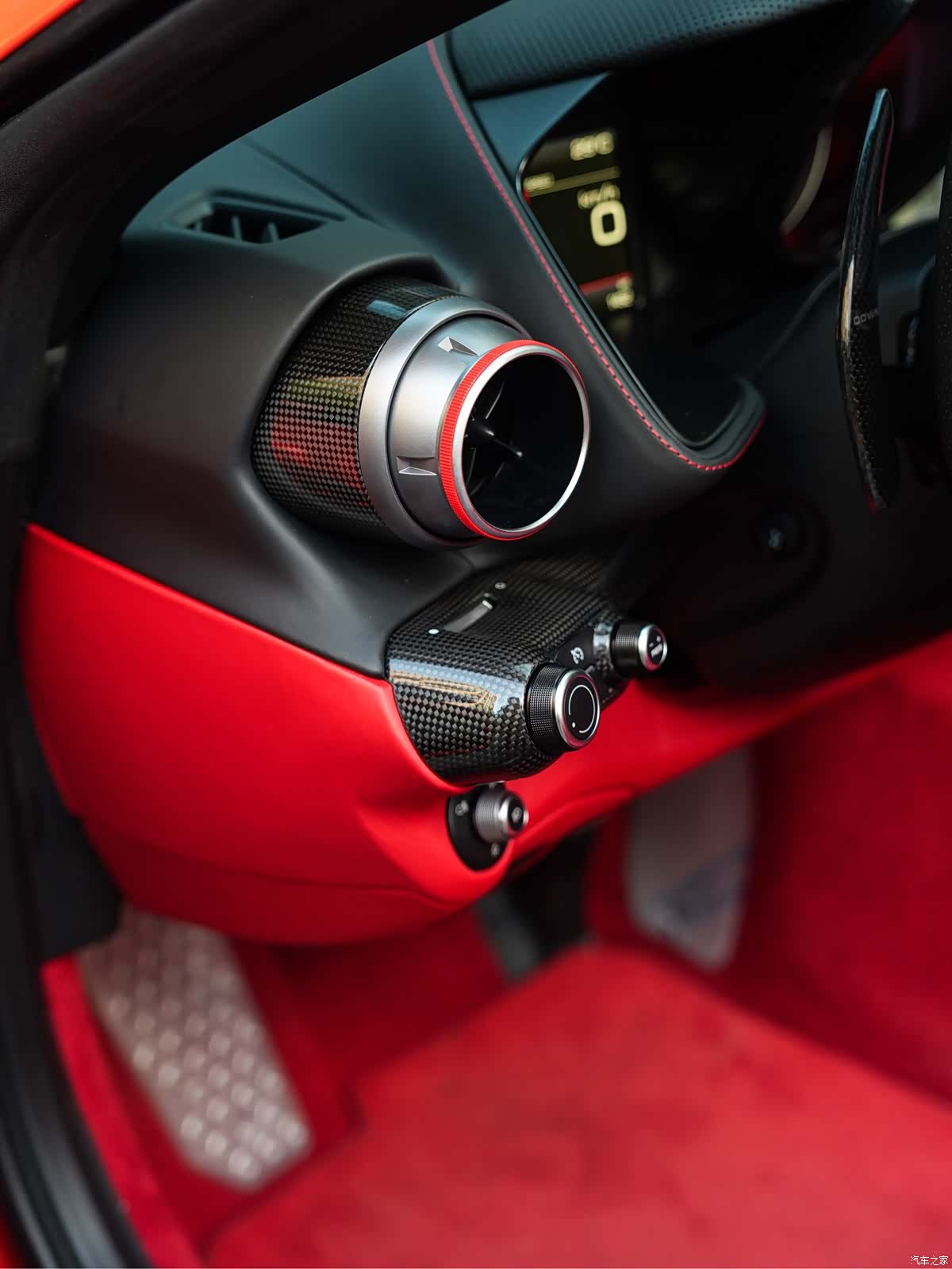 Ferrari 812, 2021 17