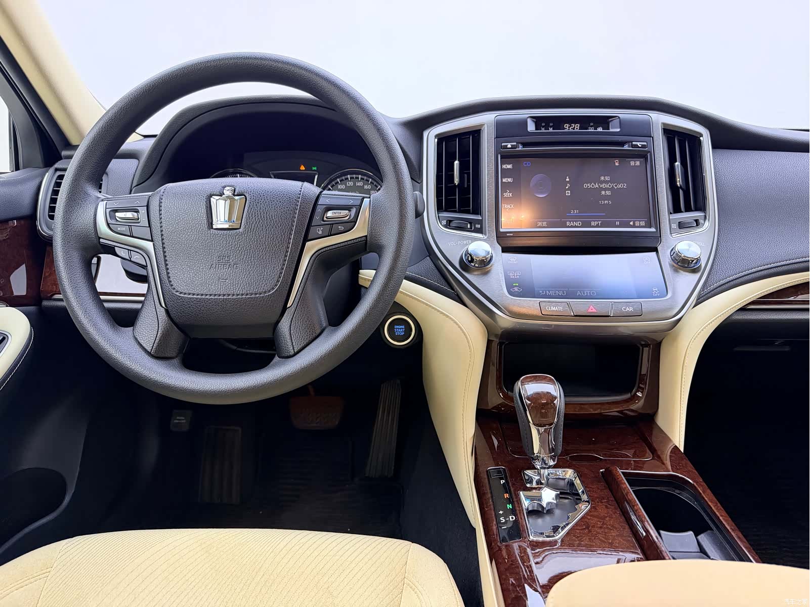 Toyota Crown, 2018 12