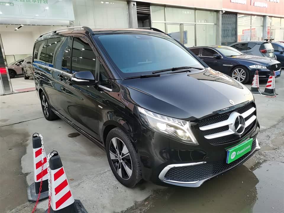 Mercedes-Benz V-class