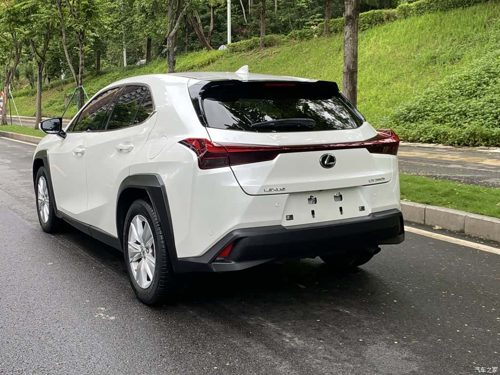 Lexus UX, 2024 12