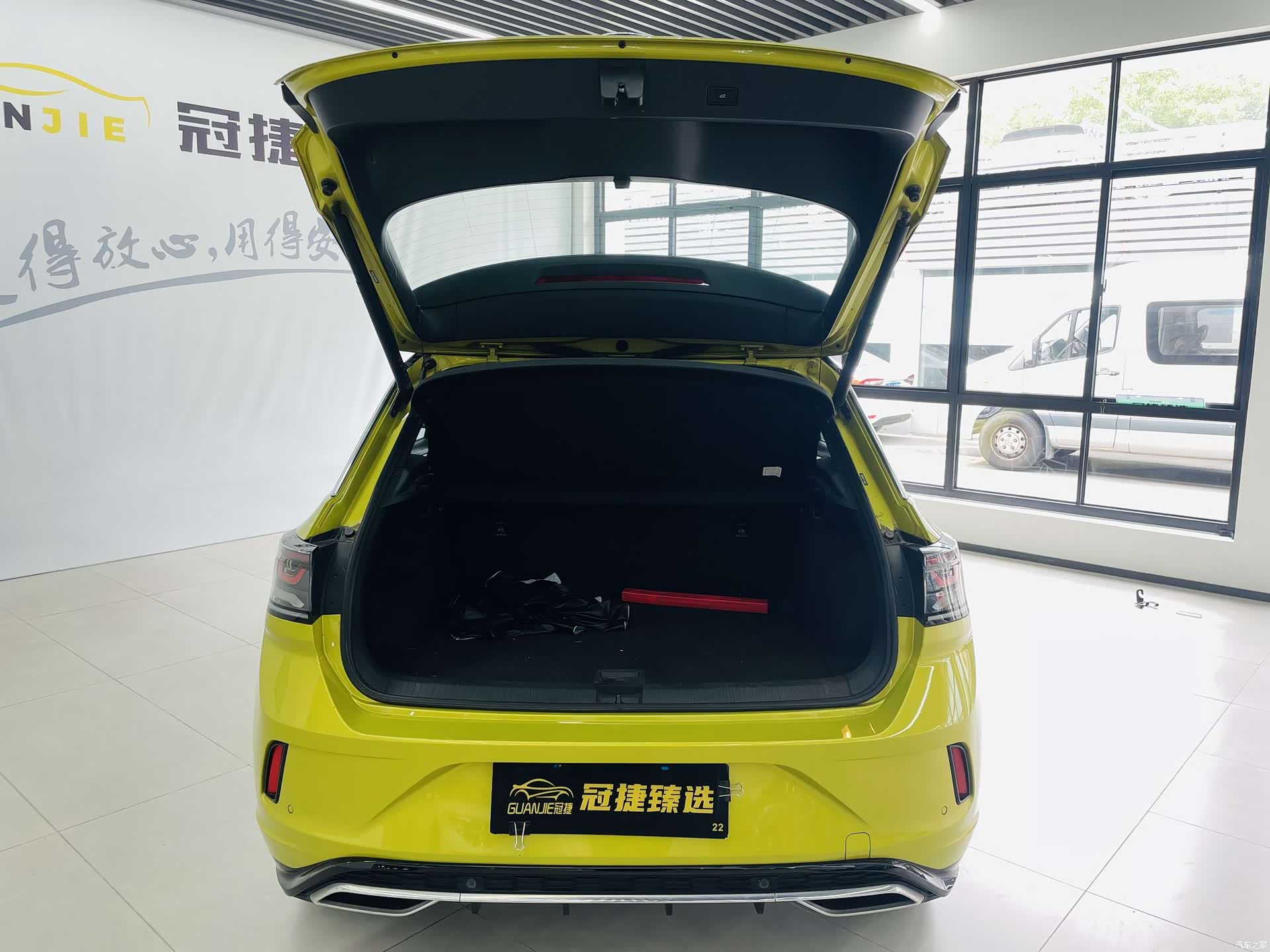 Volkswagen T-ROC, 2023 13