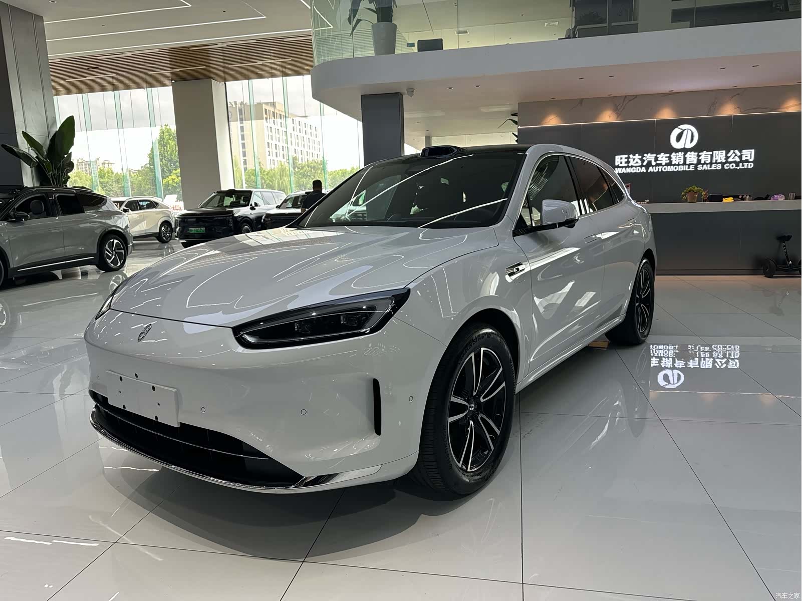 AITO M5, 2025 1