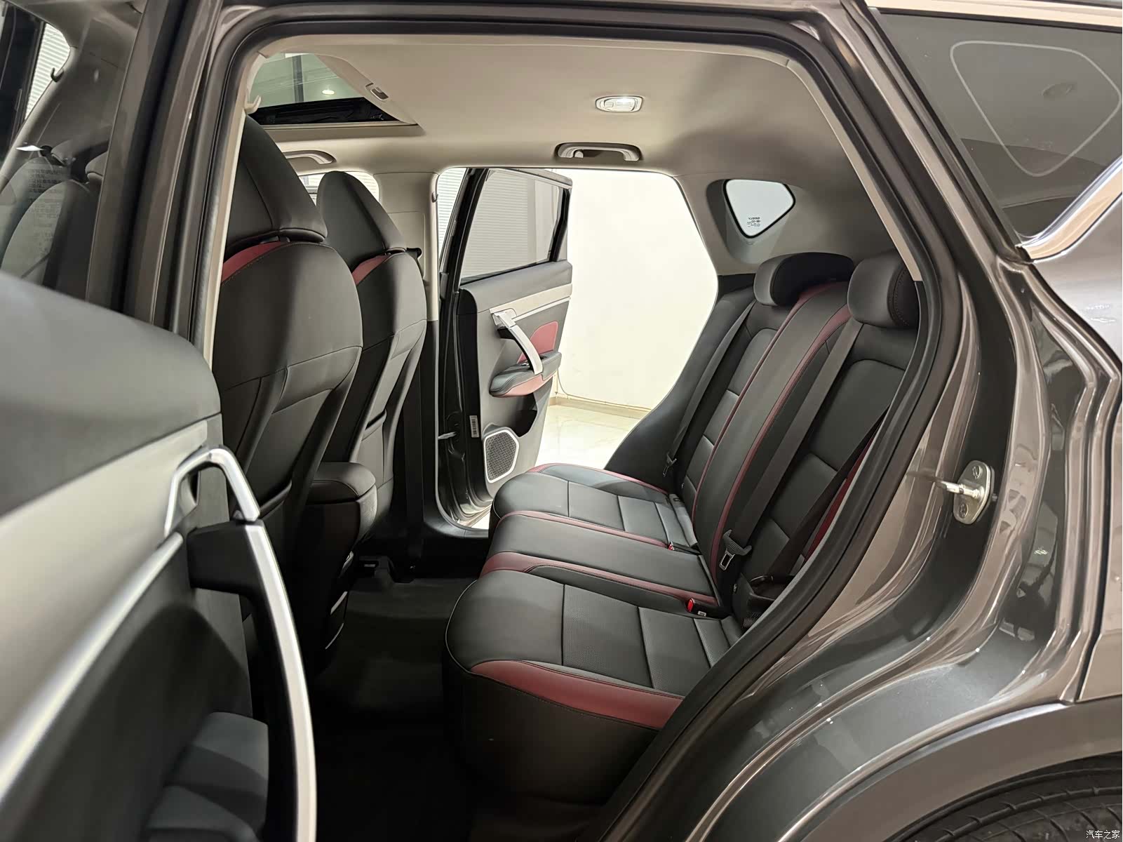 Geely Coolray, 2023 9