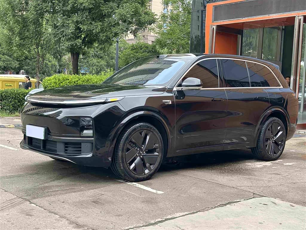 Li Auto L8