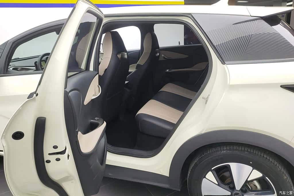 BYD Dolphin, 2023 11