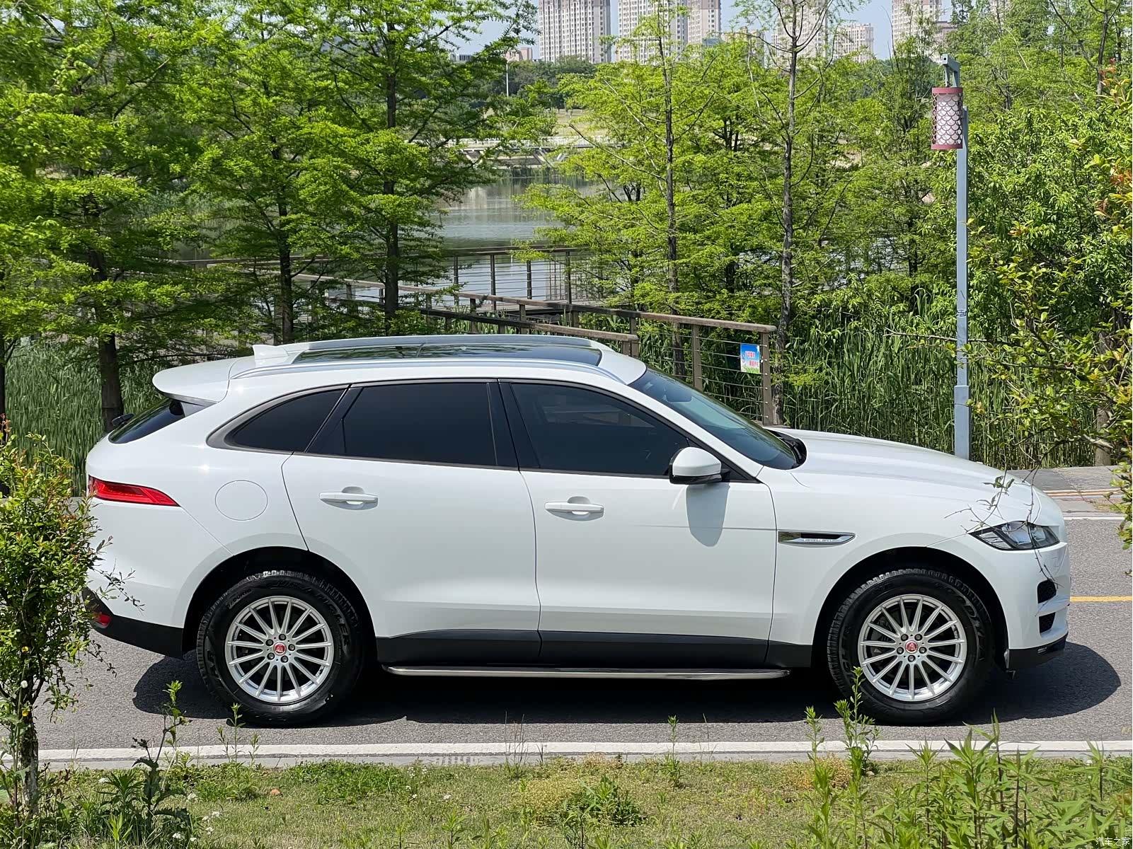 Jaguar F-PACE, 2018 3