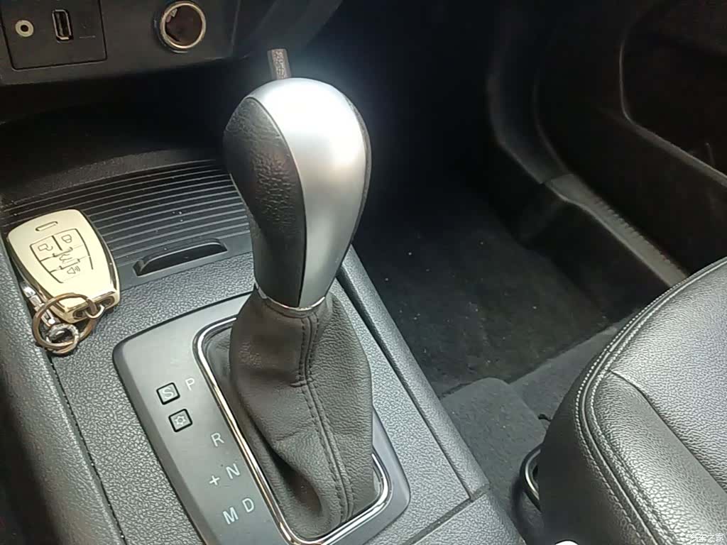 BAIC X65, 2016 14