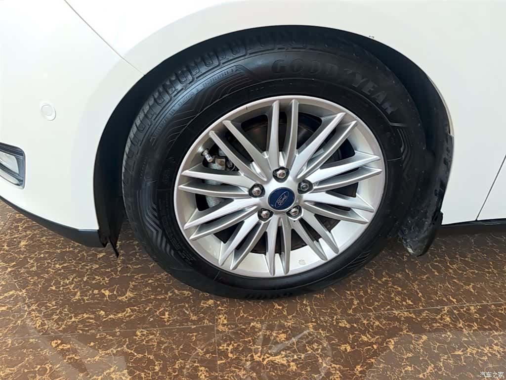 Ford Focus, 2015 23