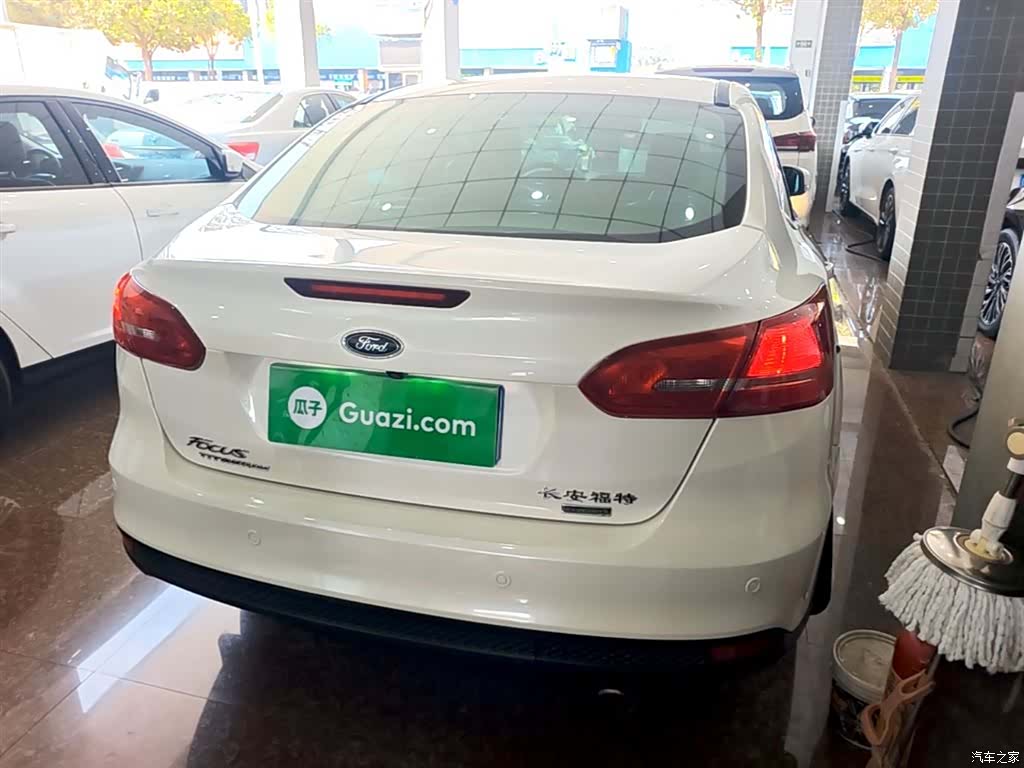 Ford Focus, 2015 7