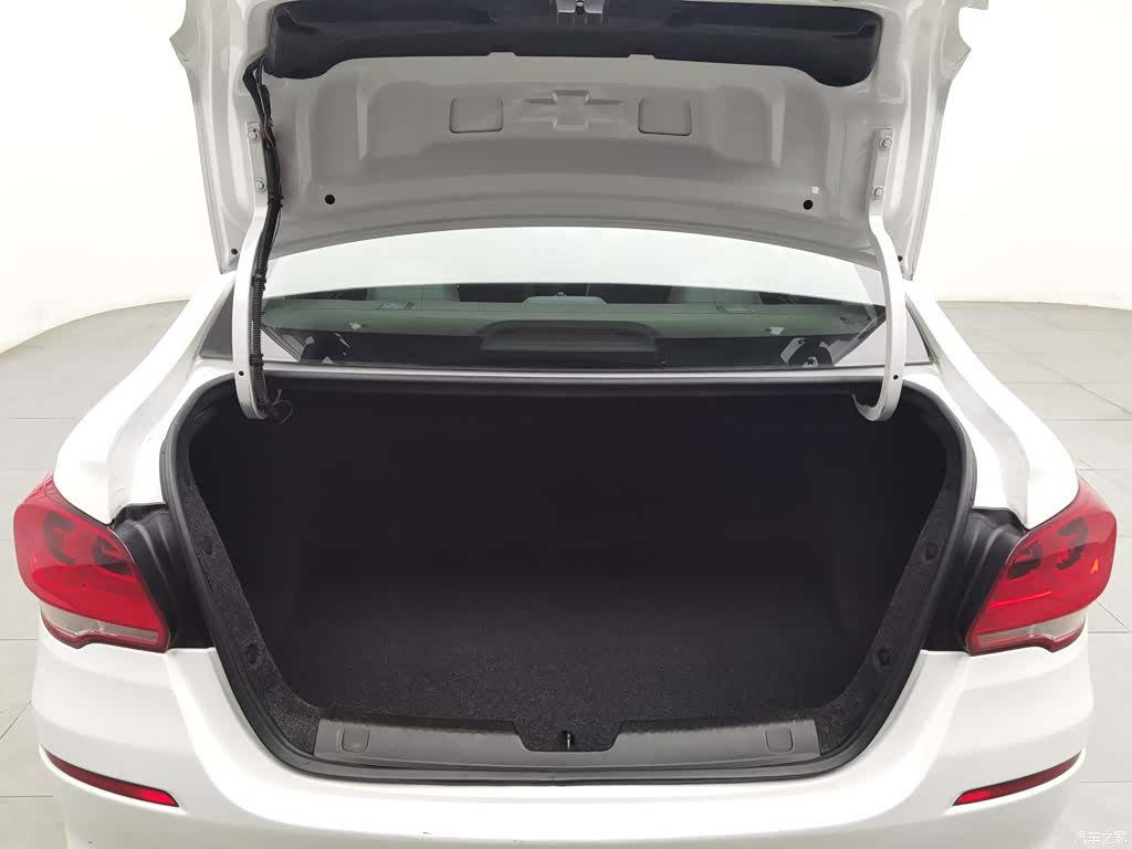 Chevrolet 320, 2018 16