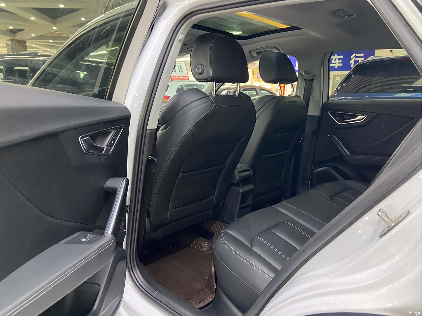 Audi Q2L, 2022 8