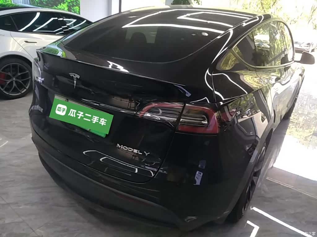 Tesla Model Y, 2023 7