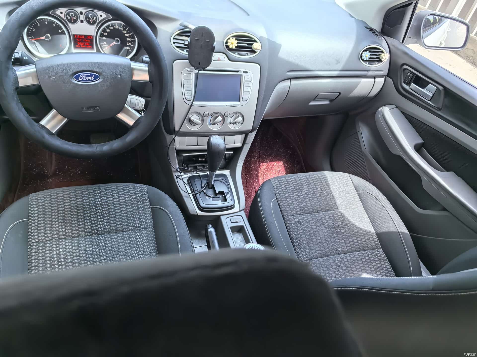 Ford Focus, 2014 8