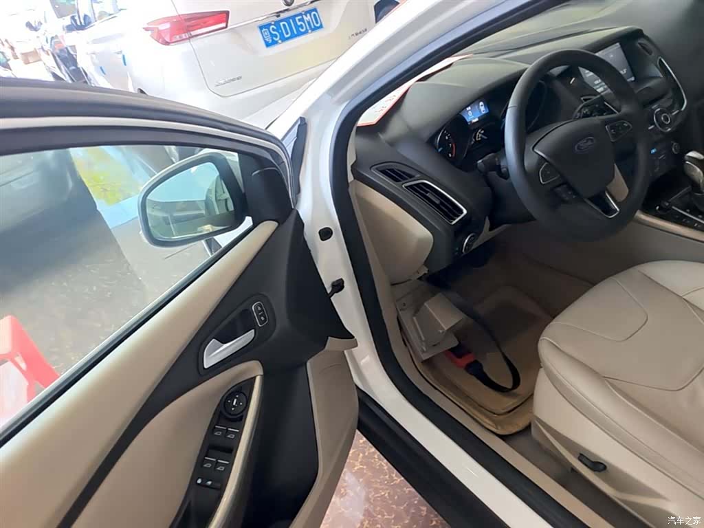 Ford Focus, 2015 16