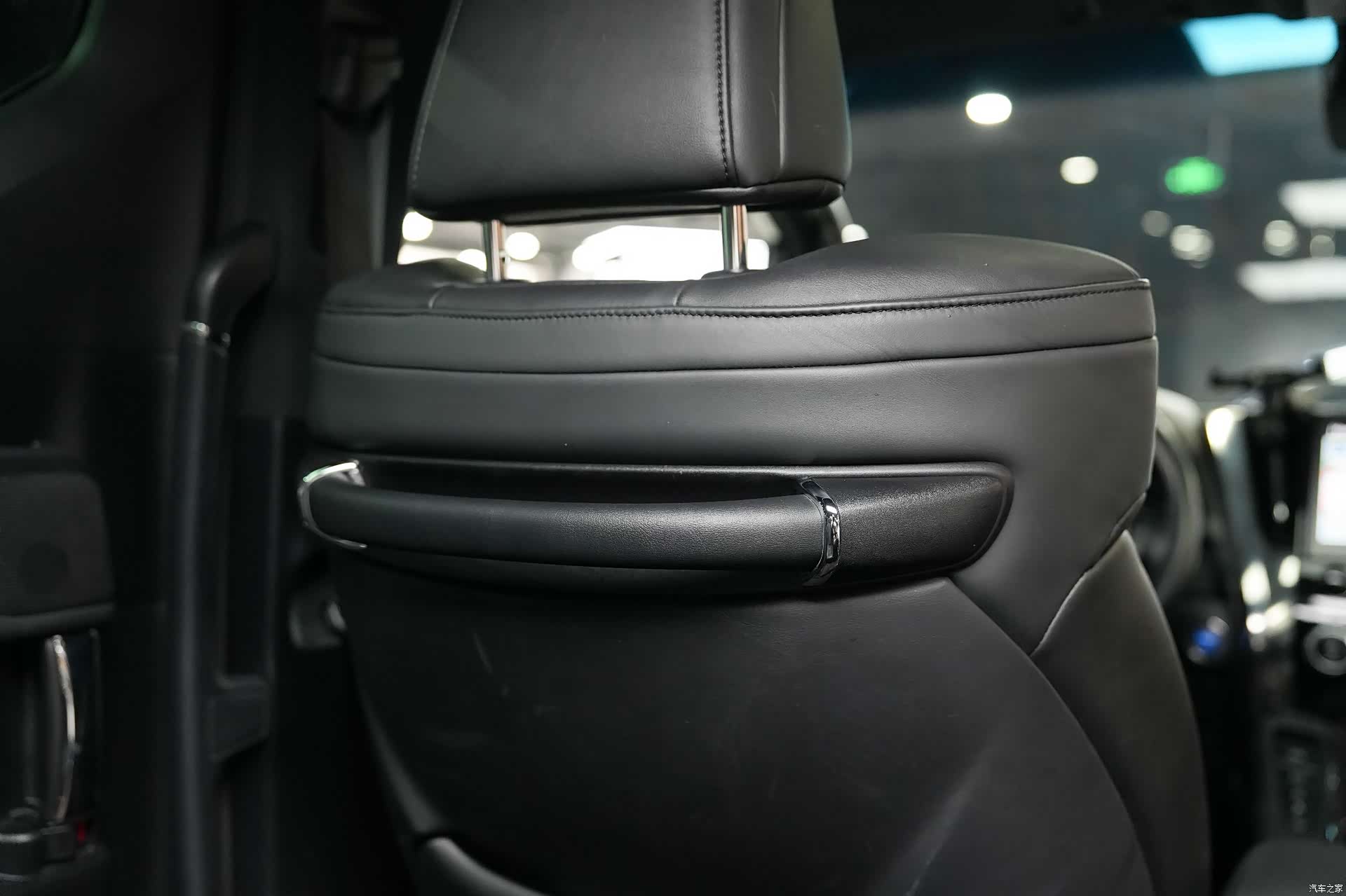 Toyota Alphard, 2022 30