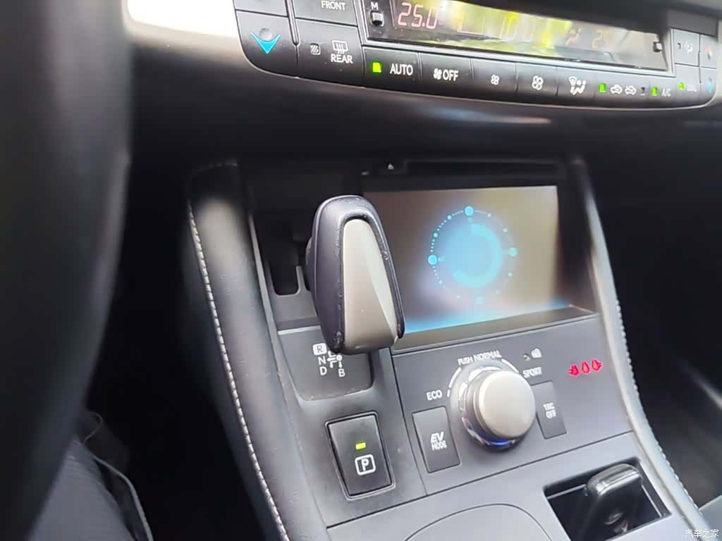 Lexus CT, 2014 14