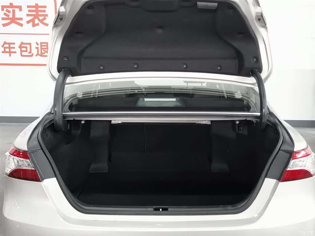 Toyota Camry, 2020 16