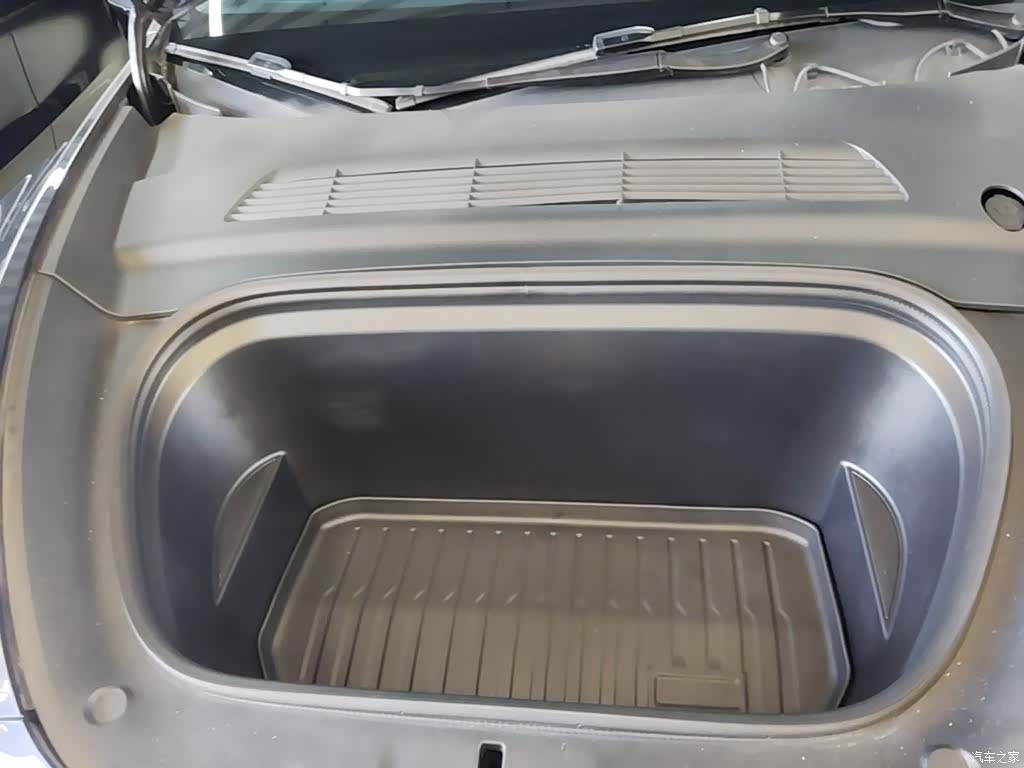 Tesla Model Y, 2024 20