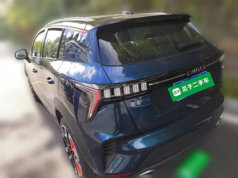 Lynk & Co 06