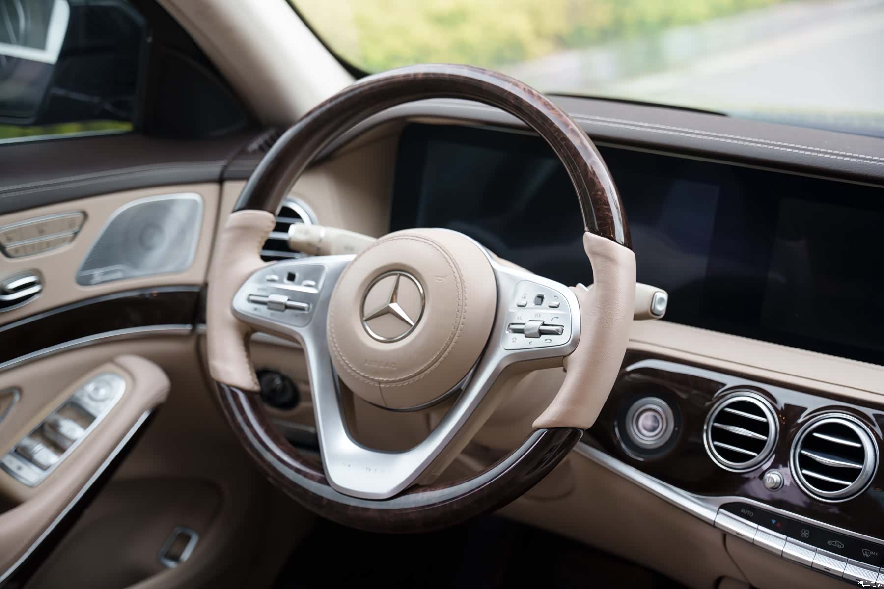 Maybach S-Class, 2018 10