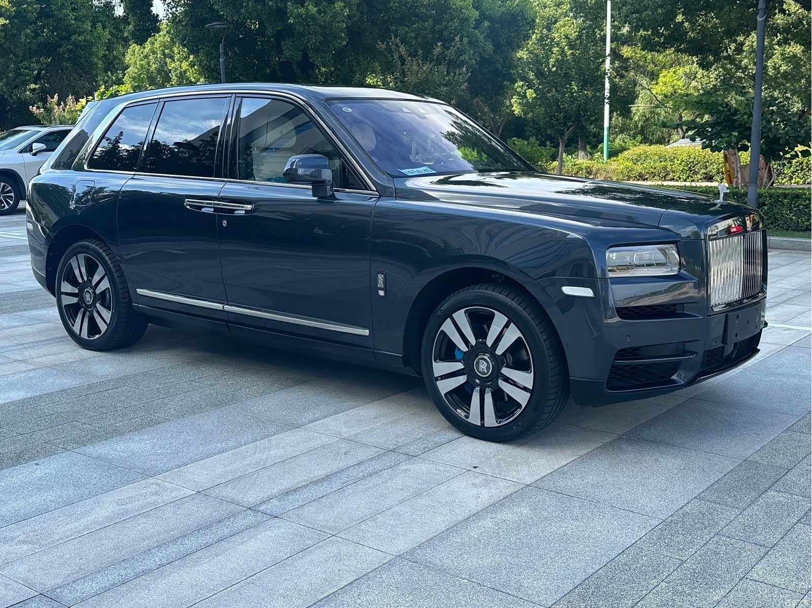 Rolls-Royce Cullinan, 2019 4
