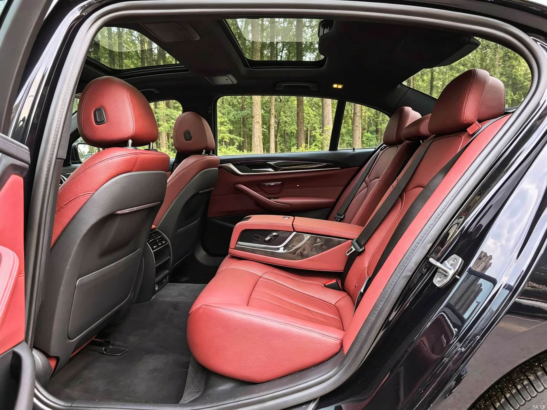 BMW 5 Series, 2020 11