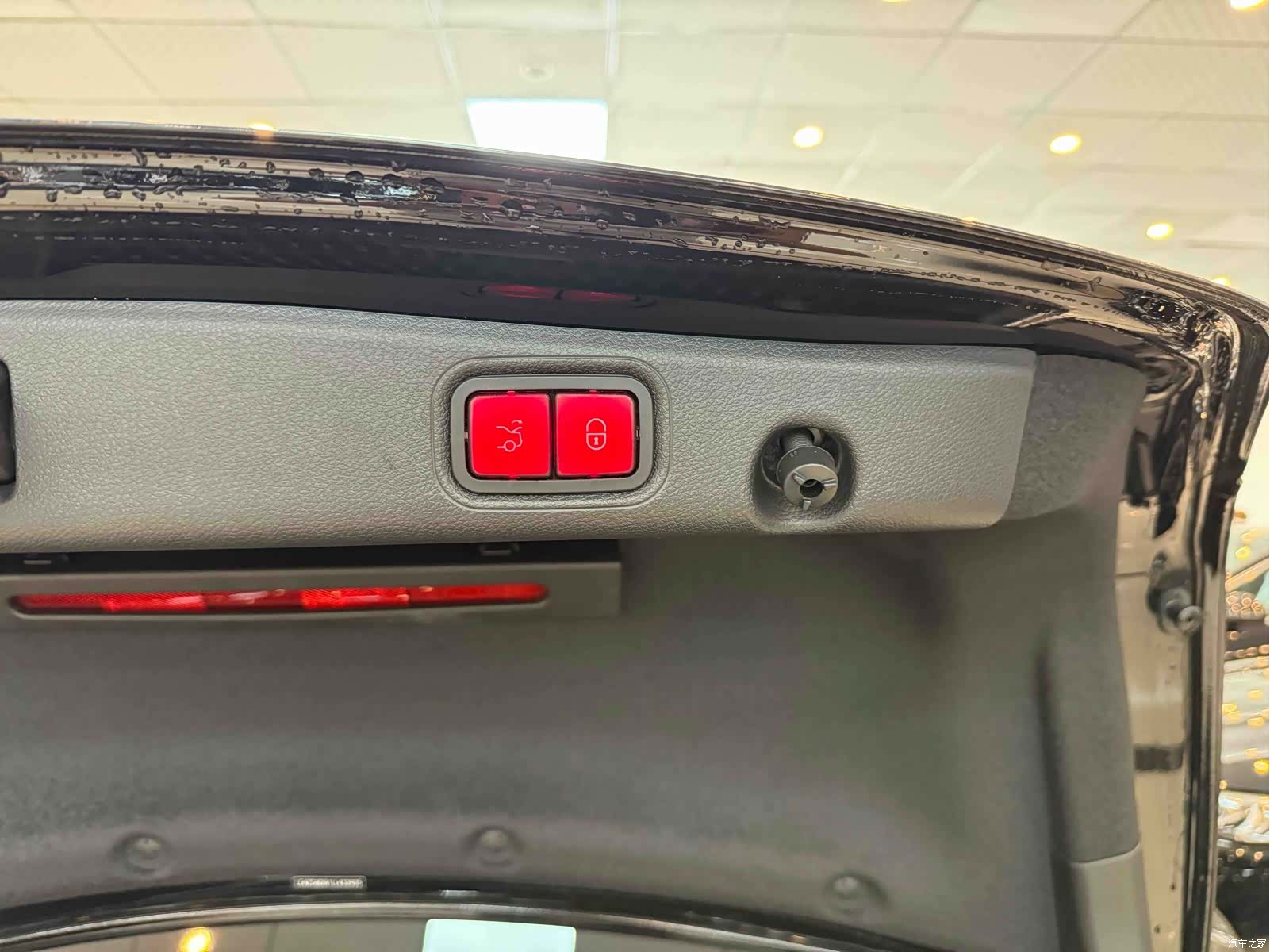 Mercedes-Benz E-Class, 2019 12