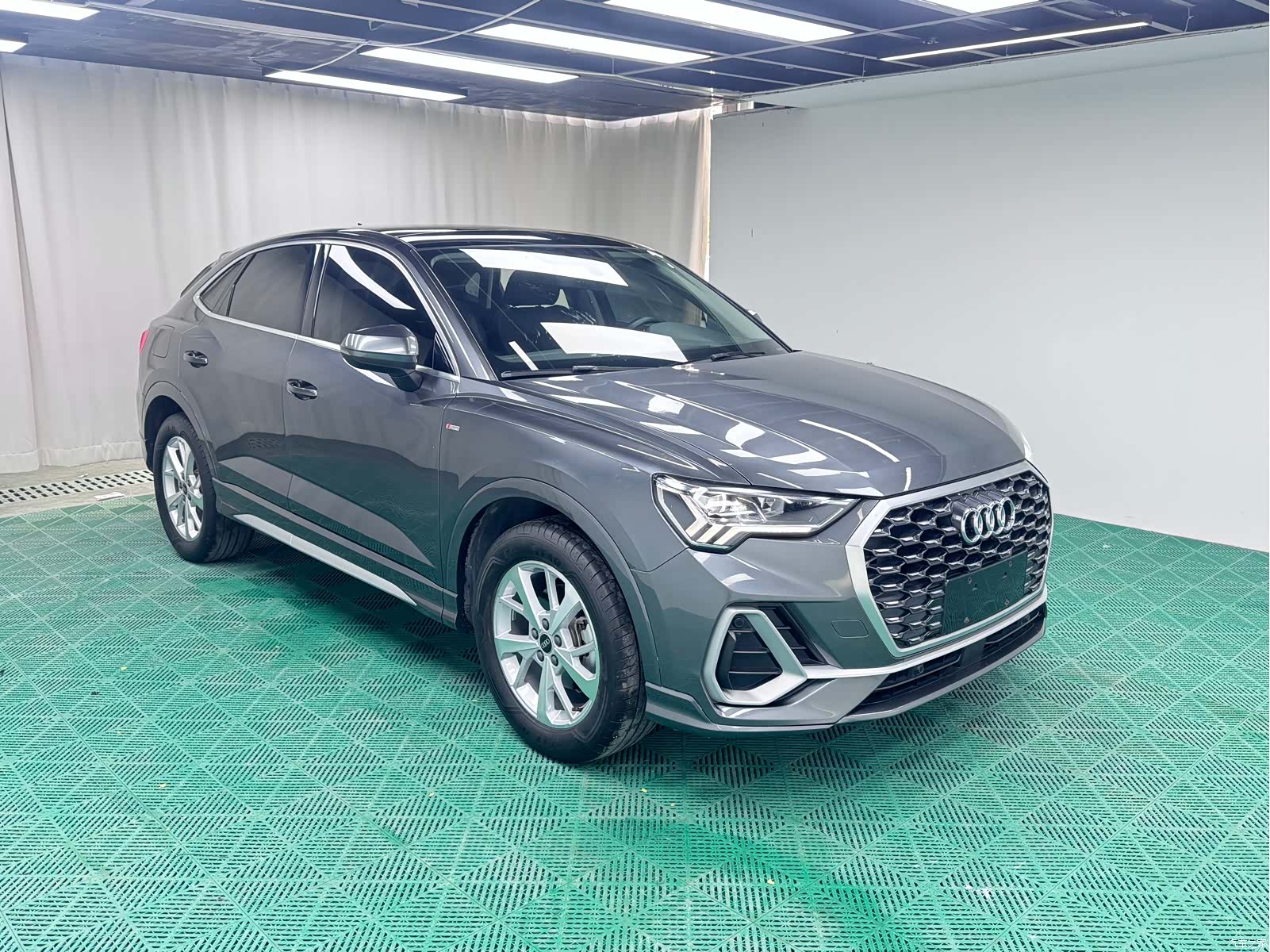 Audi Q3, 2022 3